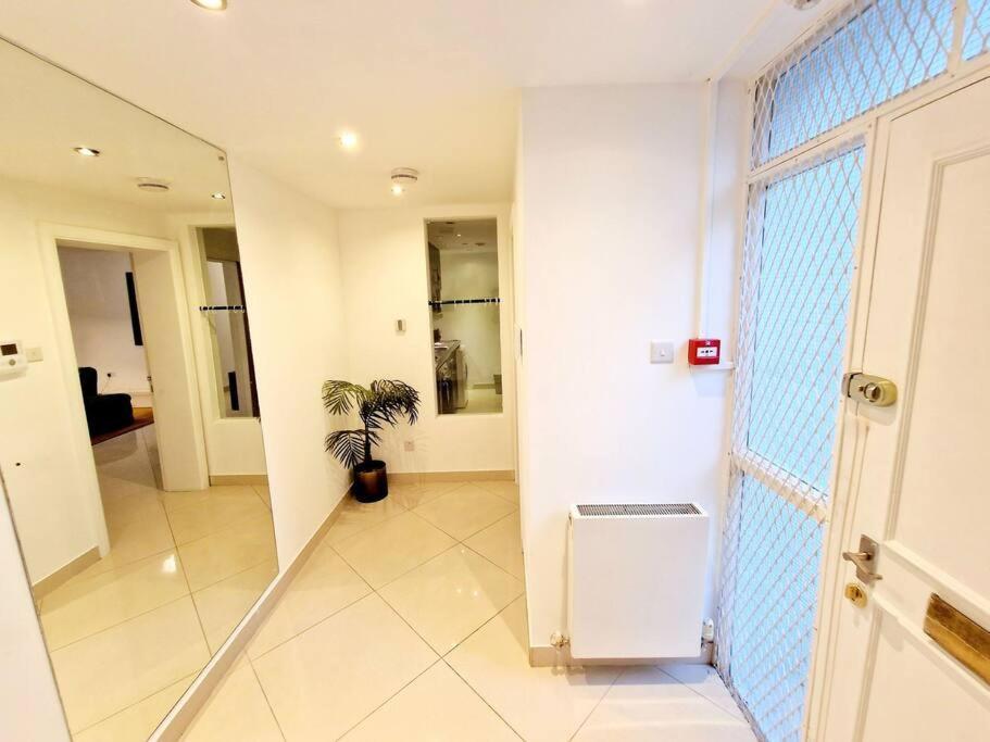 Modern Hyde Park Home With Private Entrance & Private Back Patio Near Bayswater & Paddington Stations London Eksteriør billede