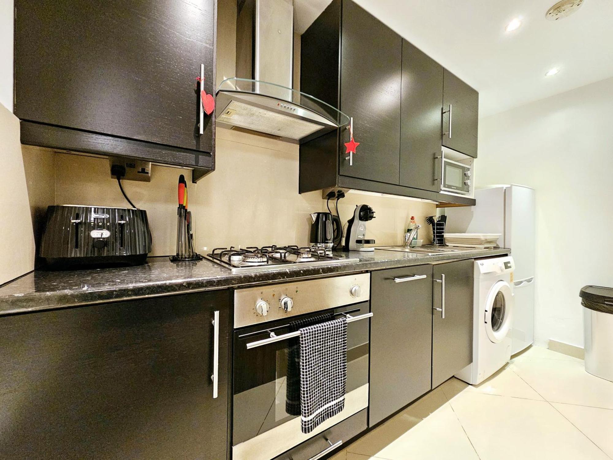 Modern Hyde Park Home With Private Entrance & Private Back Patio Near Bayswater & Paddington Stations London Eksteriør billede